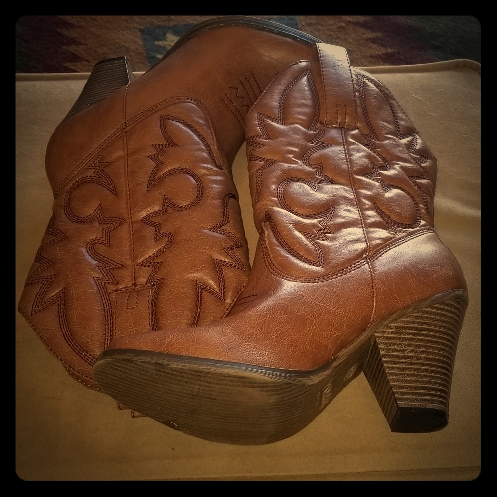"Brand" Bongo Boots